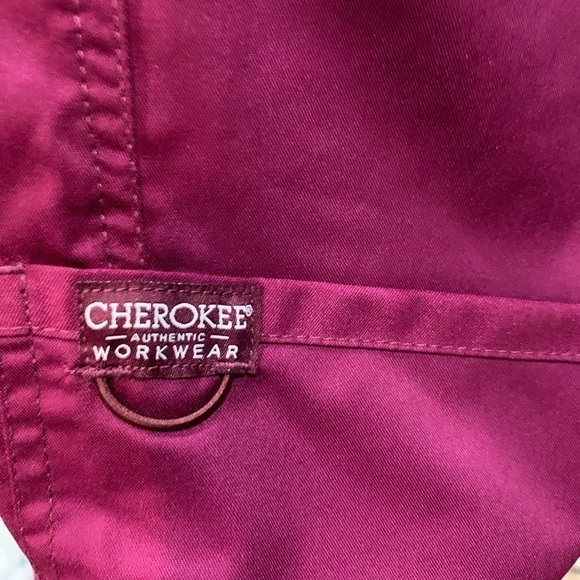 🌿NWT Cherokee Workwear Revolution 
V-Neck top🌿 - Picture 3 of 6